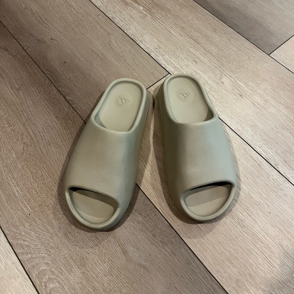 Adidas YEEZY Slide (Pure)